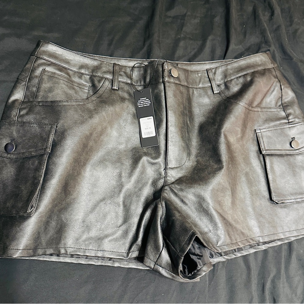Fashion Nova Black Cargo Shorts with Mid-Length Cut